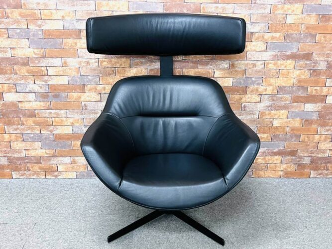 SWIVEL CHAIR-1