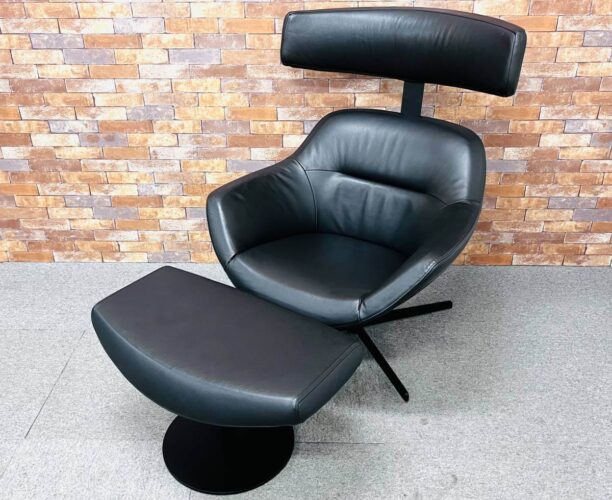 SWIVEL CHAIR